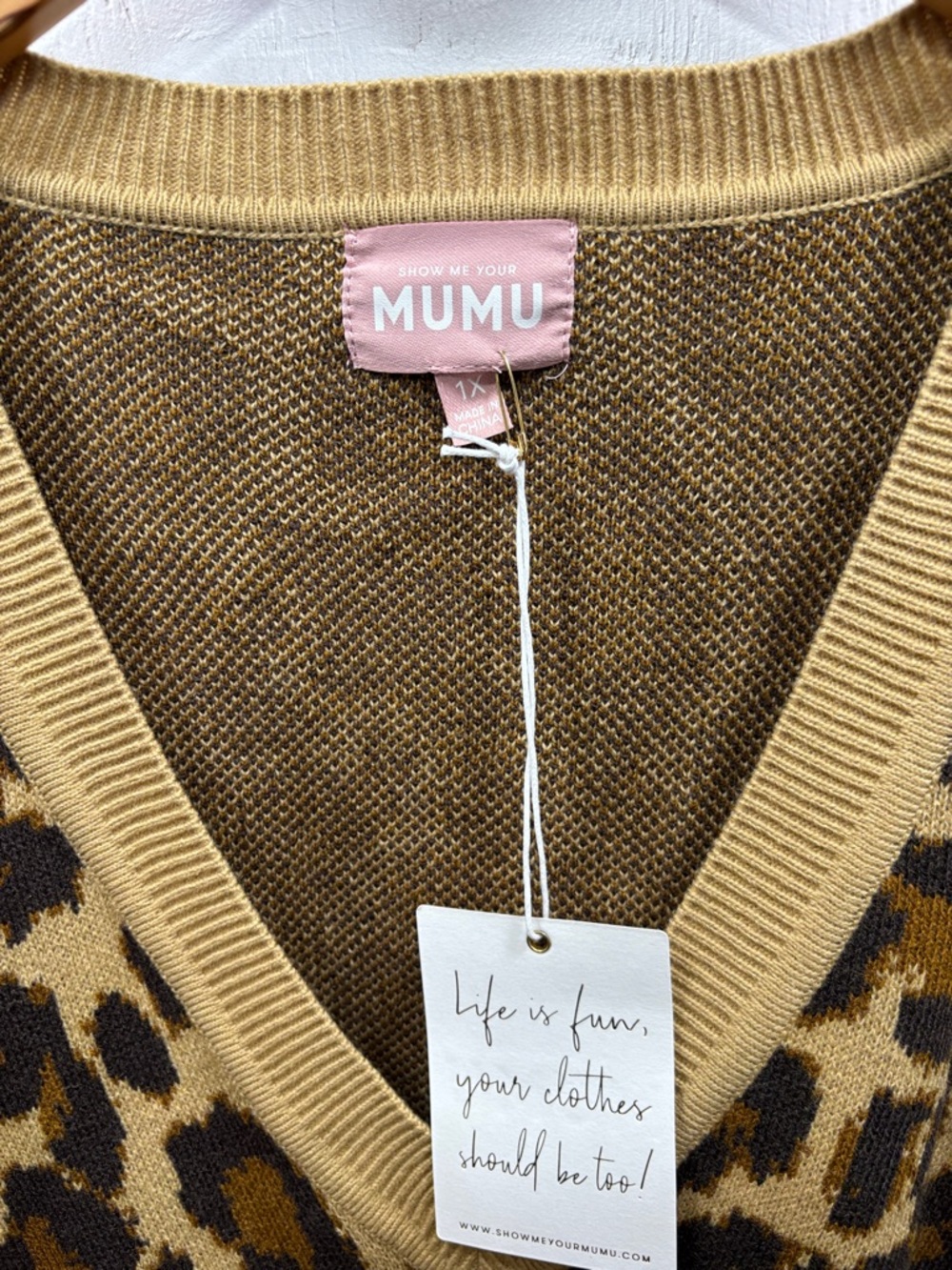 Show Me Your Mumu Hartford Sweater Dress Leopard V -Neck Print Size 1X NWT Plus - Picture 2 of 5